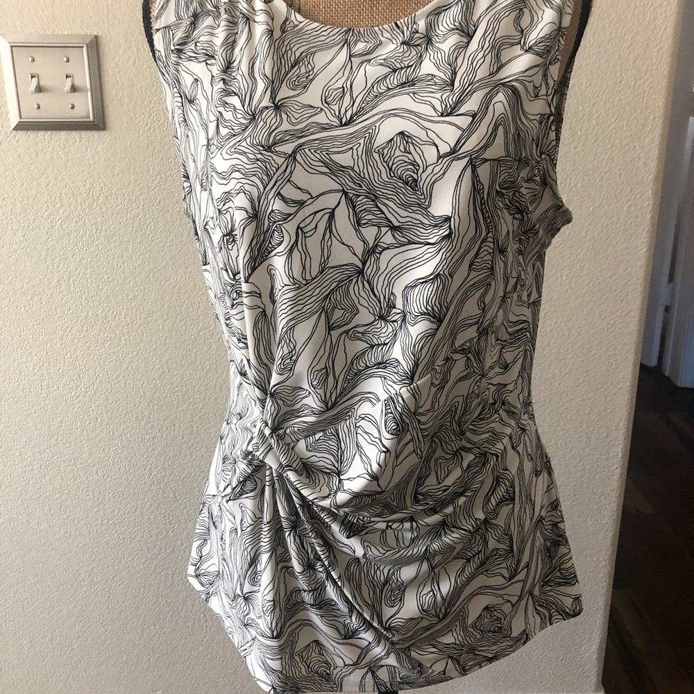 DKNY top